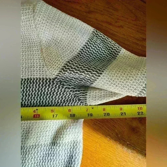 White and grey striped long pullover sweater by Market & Spruce size medium - Picture 11 of 13